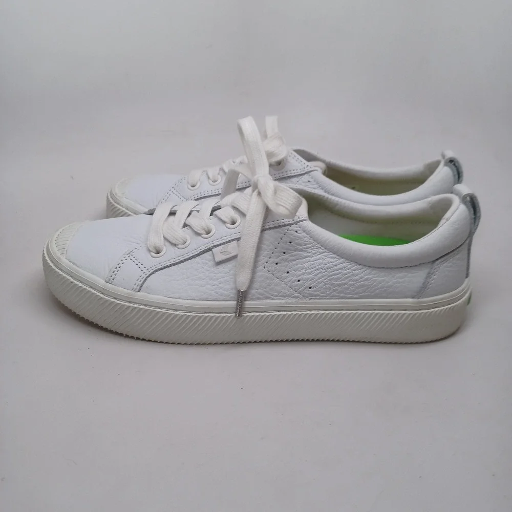 Cariuma OCA Low White Pebbled Leather Sneakers Womens 8 Mens 6.5 EU 39